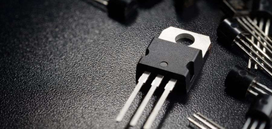 O que é um transistor e como funciona